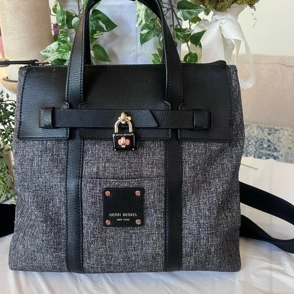 SOLD Henri Bendel - Picture 1 of 11